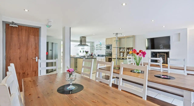 Sunshine Central House | Large luxury group house | Roof terrace | Fast Wifi, Забронировать Отель Отели Исторического графства Суссекса 4 звезды, 4*