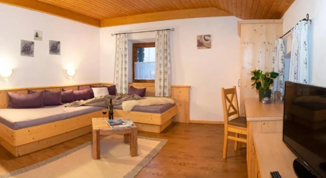 Hartlhof Urlaub am Baby- und Kinderbauernhof, Prenota Hotel Niederau Niederau