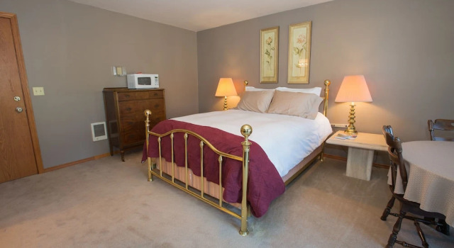 Двухместный номер Standard с балконом и с видом на внутренний двор Brookside Bed & Breakfast