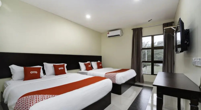 Семейный люкс OYO 89960 Manjung Inn Hotel