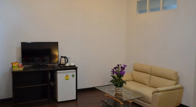 Platinum Star Hotel, Book Hotel Hotels & Accommodations in Tachilek, Hotel