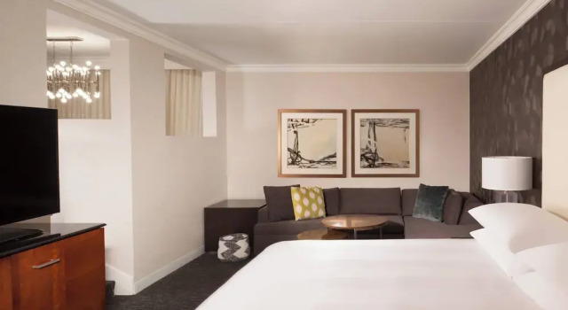 Doppel Suite Omaha Marriott