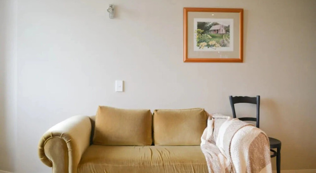 Uptown Top Floor Studio Apartment