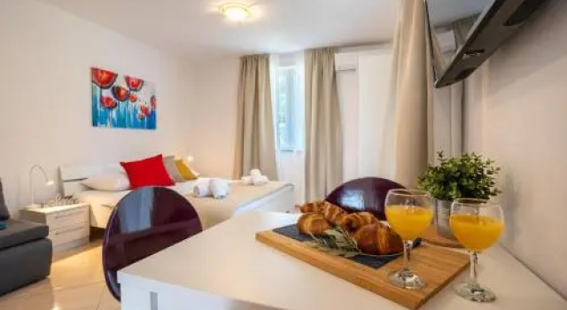Apartments Lopari, Prenota Appartamento Hotel a Isole Quarnerine con parcheggio, Parcheggio