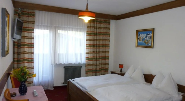 Tasma, Rezerwuj Hotel Hotele w Tyrol z parkingiem, Parking