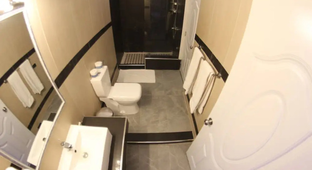 Четырёхместный номер Standard FrioHot Hotel