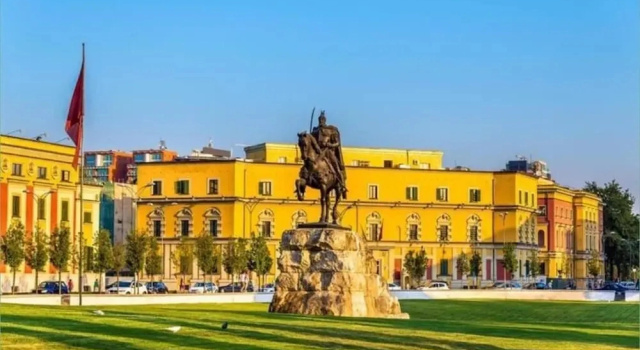 Hotel La Cita, Забронировать Отель Tirane Tirana County, рядом с National Museum of History Albania