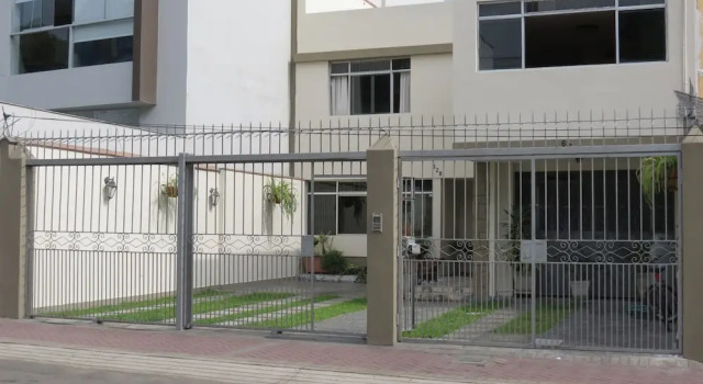 Miraflores Inn