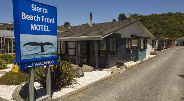 Sierra Beachfront Motel