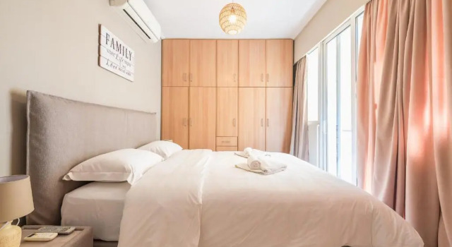 Luxury and Spacious apt for 8 guests New features April 2025, Забронировать Отель Алимос Афины