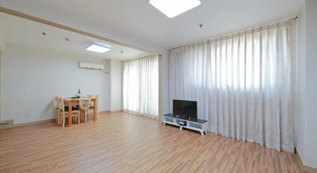 Номер Standard с видом на горы Ocean to you Resort Sokcho Seorak Beach Hotel and condo