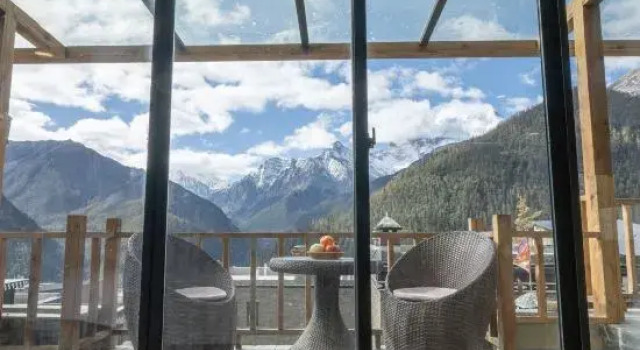 Люкс Дуплекс с видом на горы Yading Zhaxi Kongshu Tibetan Culture Theme Hotel
