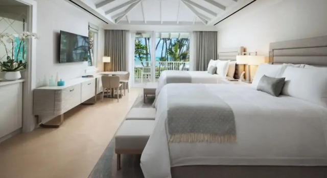 Четырёхместный номер Standard с балконом и oceanfront Four Seasons Resort and Residences Puerto Rico