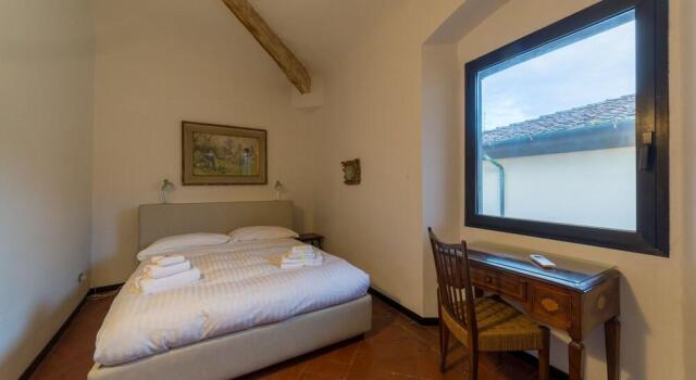 Cosy Suites in Glamorous Santo Spirito PLUS, Book Apartment Florence Tuscany