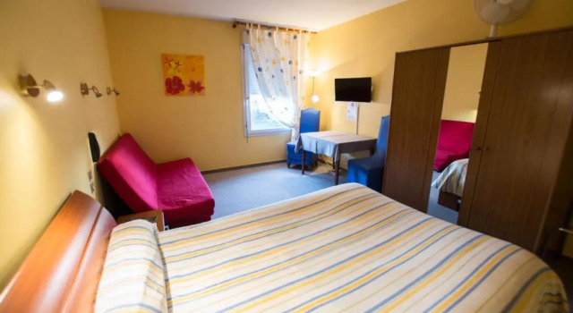 Hotel Restaurant Boule D'Or, Rezervasyon Otel Bressuire 