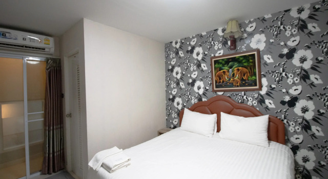 Kun Hotel, Varaa Hotelli Hotellit North-Eastern Thailand pysäköinnillä, Pysäköinti