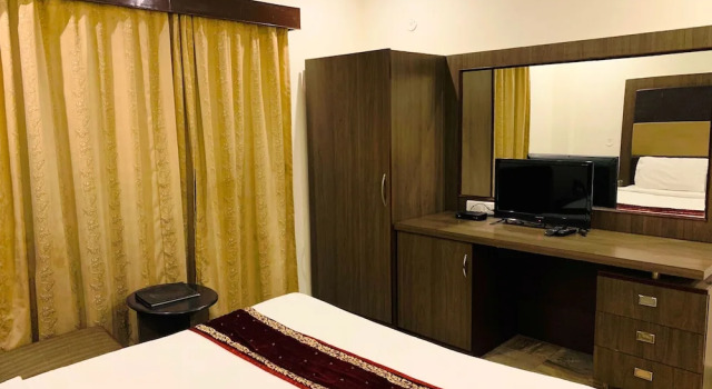 Двухместный номер Standard Ambassador Hotel