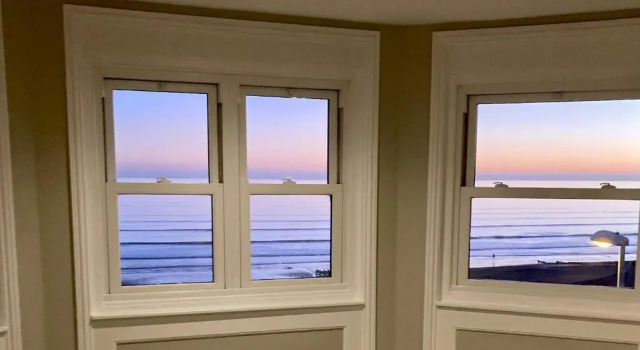 Апартаменты Stunning Beachfront Apartment, Perfect Sea View.