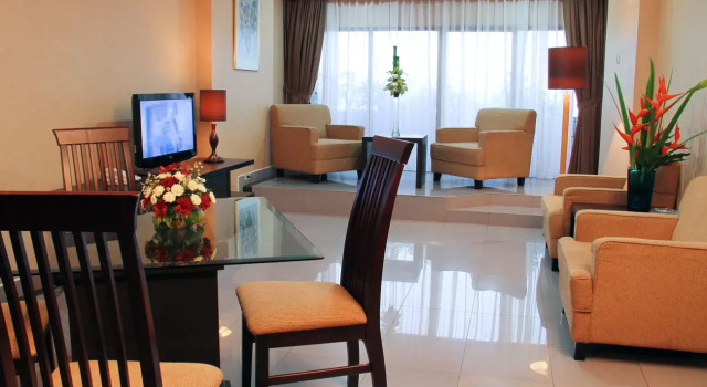Полулюкс Hotel Danau Toba International