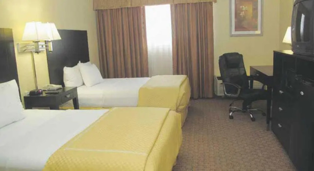 La Quinta Inn & Suites Wichita Airport