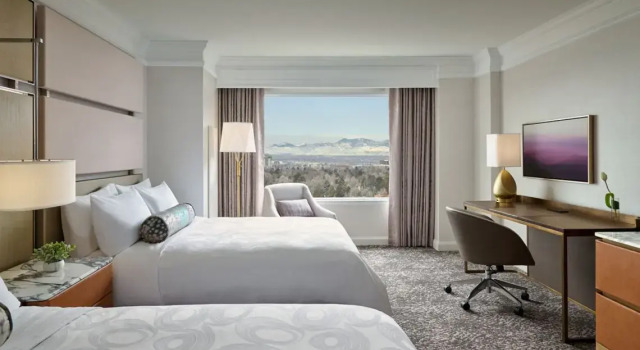 Четырёхместный номер Standard с видом на горы Hotel Clio, a Luxury Collection Hotel, Denver Cherry Creek