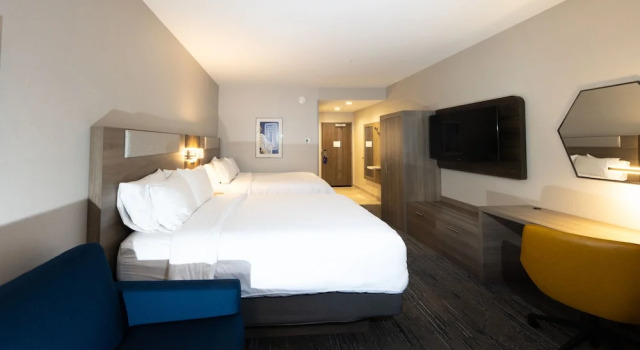 Люкс Standard Holiday Inn Express & Suites - Harrisonburg University Area by IHG