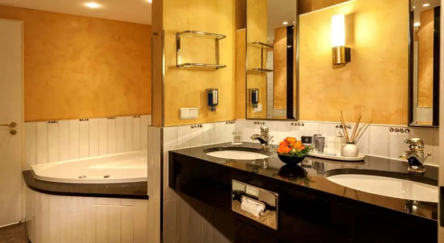 Люкс Deluxe Dorint Charlottenhof Halle