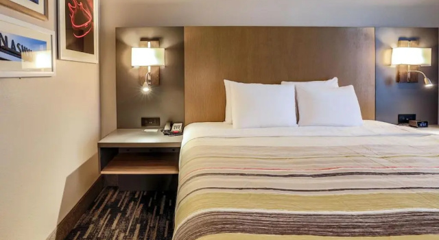 Люкс Country Inn & Suites by Radisson Nashville Airport TN