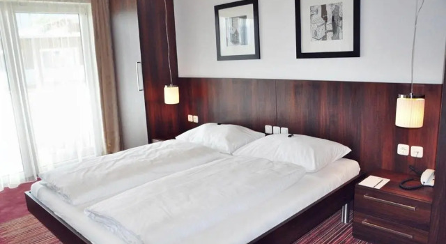Номер Standard eduCARE Hotel