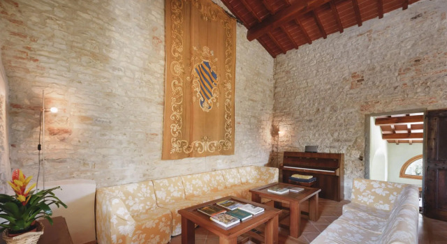 Luxury villa just 14 km from Florence. Sleeps 16 with hydromassage, sauna & gym!-Villa Il Forte
