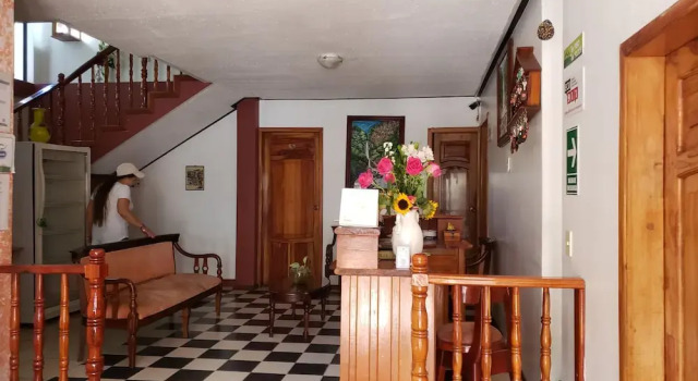 Hostal Monte Real, Varaa Hotelli Baños Tungurahua