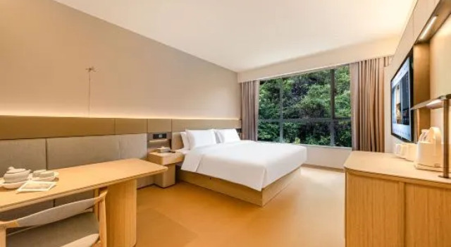 Полулюкс JI Hotel (Guiyang Taiciqiao Metro Station)