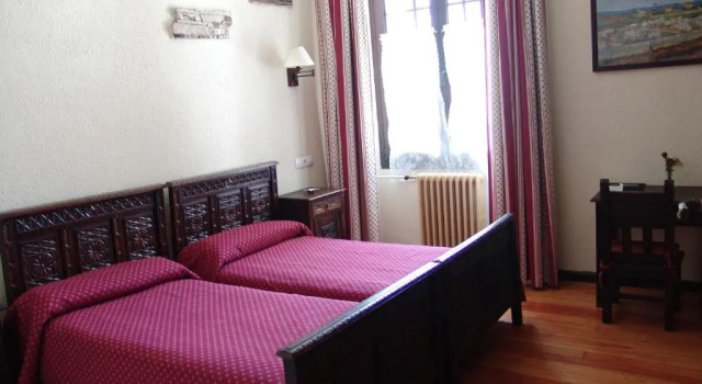 Standard Doppel Zimmer Hostal Ayestaran II
