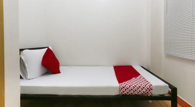 OYO 467 Trees Residences, Забронировать Отель Кесон-Сити 