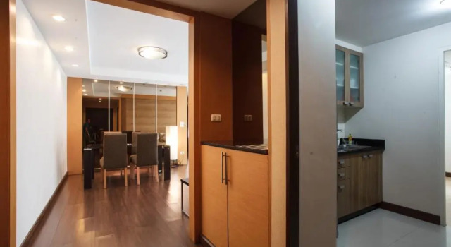 Апартаменты 3A - 2 Bedroom Downtown Apartment With Shared Pool