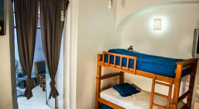 Кровать в общем номере (женский номер) Gente de Más Hostel