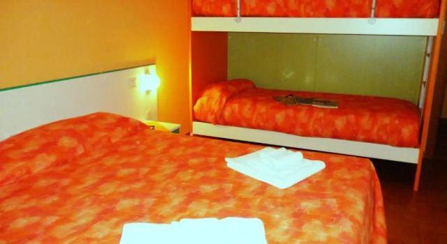 Четырёхместный номер Standard с видом на озеро Hotel Cima dOro