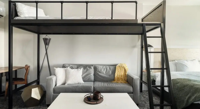Студия Premium Hancock House