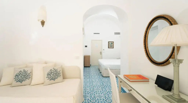 Трёхместный номер с видом на сад Hotel Syrene