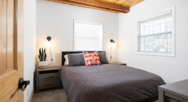 Bayview Bungalow - Cabin with Hot Tub One Block from Big Bear Lake!