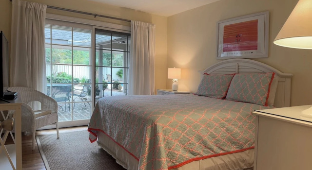 149 N. Sea Pines Drive at The Sea Pines Resort, Забронировать Курортный отель Хилтон-Хед-Айленд Lowcountry, рядом с Поля для гольфа Heron Point and Ocean Course