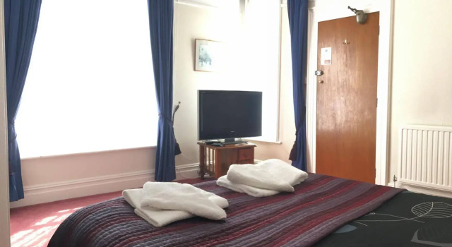 The Carlton Lodge