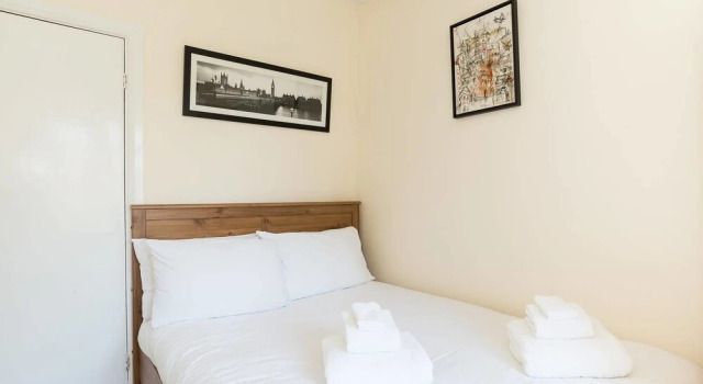 4 Bedroom House in Clapham