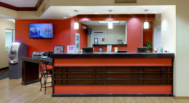 TownePlace Suites Joplin, Забронировать Отель Джоплин Озакр, рядом с Lake Erie Wine Country