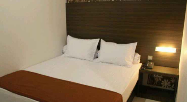 Pondok Elite, Book Hotel Hotels in Sulawesi with Parking, Parking