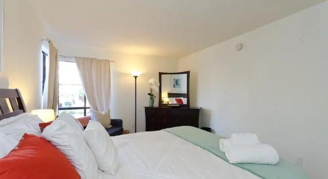 LA037 2 Bedroom Apartment By Senstay