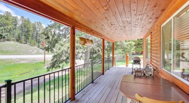 Pets Welcome: Cozy Cabin w/ Deck in Deadwood!, Забронировать Дом для отпуска Дедвуд Black Hills National Forest