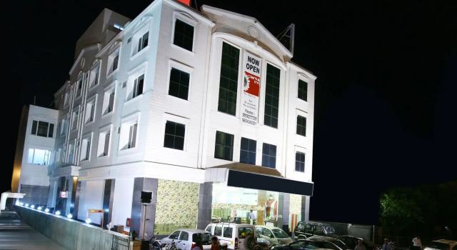 Karon Hotel - Lajpat Nagar, Забронировать Отель Отели Нью-Дели с завтраком, Завтраки