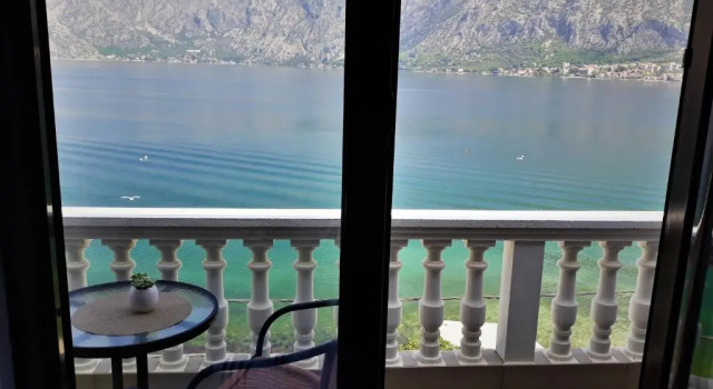 Студия с балконом и с видом на море Apartments Popovic
