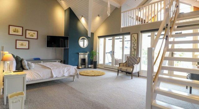 River Haven - River Thames Frontage House, Забронировать Дом для отпуска Виллы Большого Лондона, Вилла